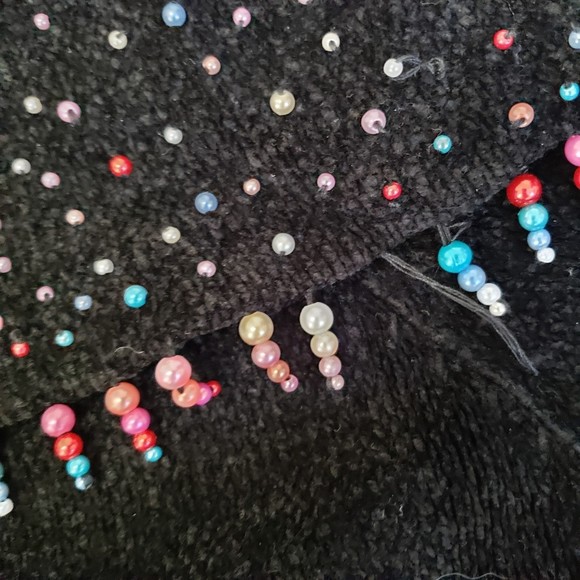 Christmas Sweater: Gorgeous, Decorative, and Warm Lisa Int., Size Small - Picture 4 of 7